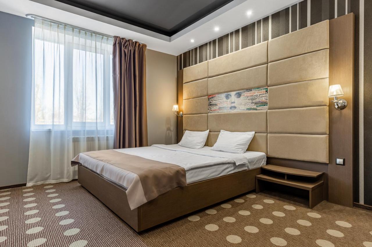 Ambassador Plaza Otel Kiev Dış mekan fotoğraf