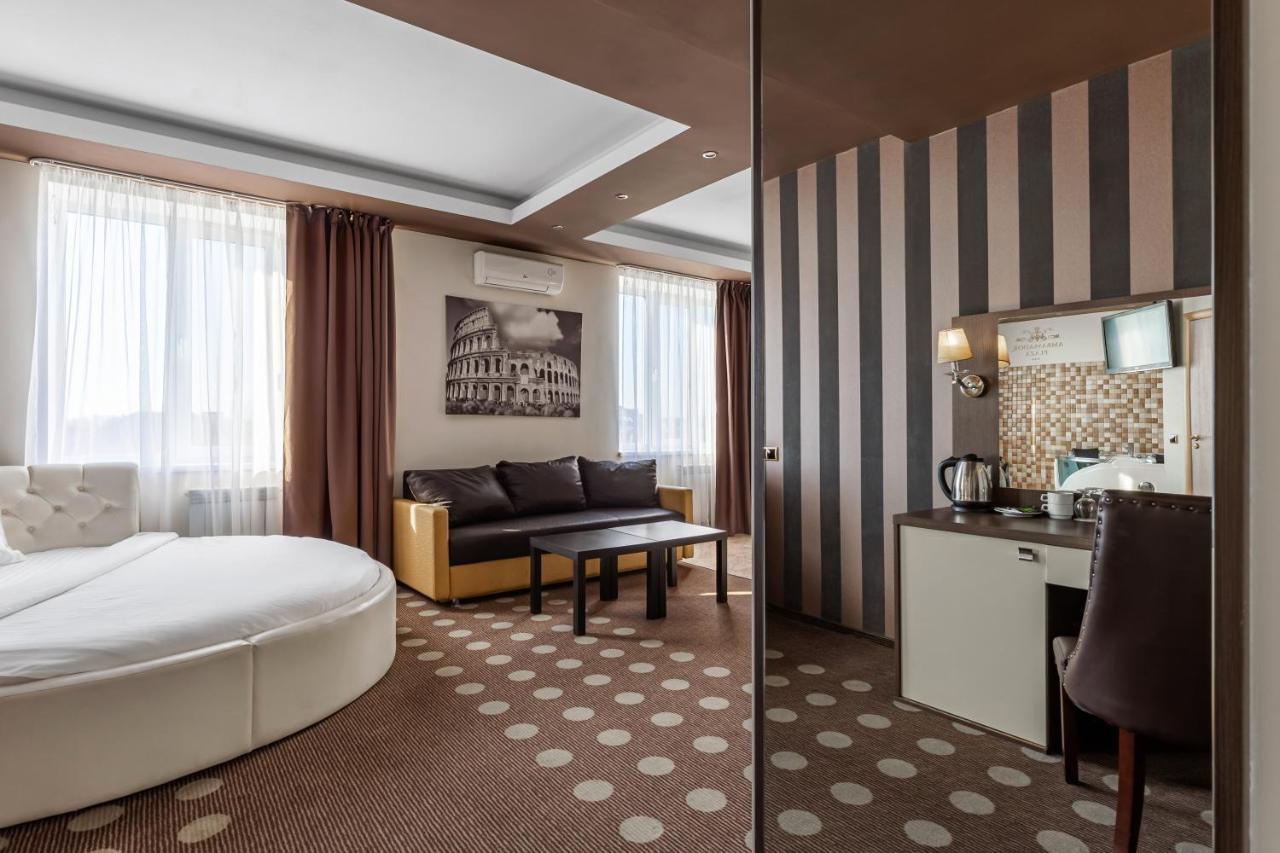 Ambassador Plaza Otel Kiev Dış mekan fotoğraf